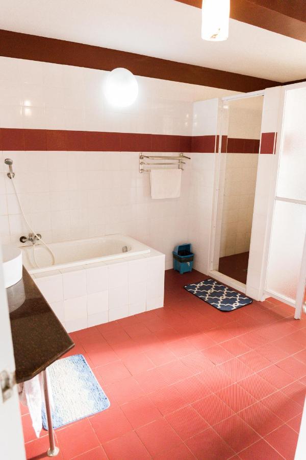 Seaview Hills Luxury Apartments & Rooms Dauis Eksteriør bilde